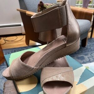 Sandals with comfort foot bed and adjustable ankle strap